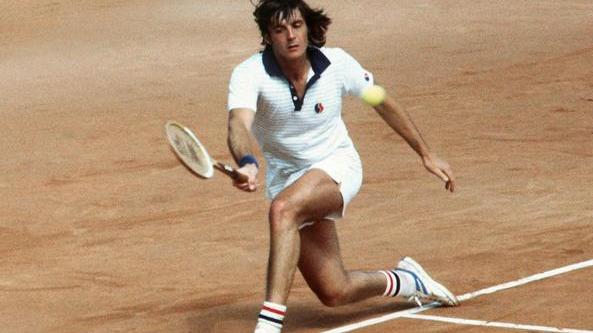 Coronavirus, stop al tennis fino a giugno. Panatta: "La salute conta di più"
