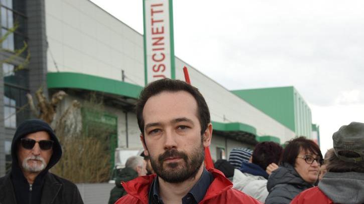 Lunghe code e picchi di lavoro: «Supermercati sotto stress»