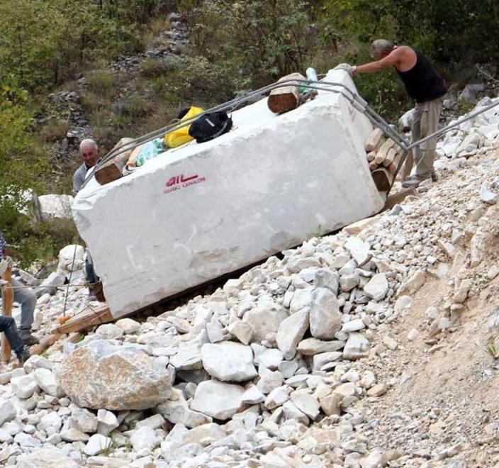 «Stop di un’altra settimana per fermare il contagio»