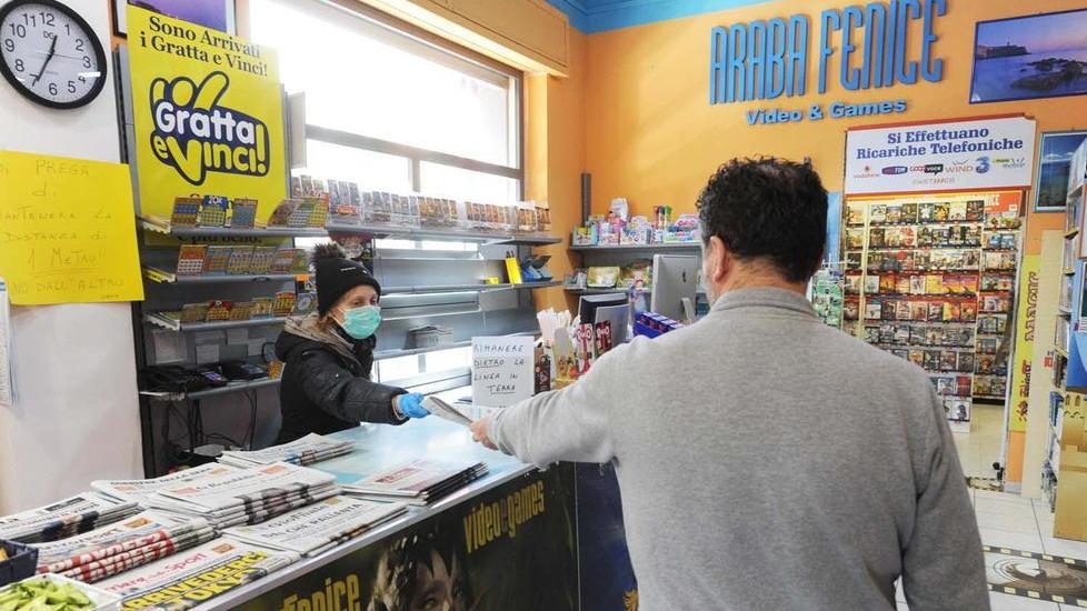 Stop a gratta e vinci e slot per gli assembramenti