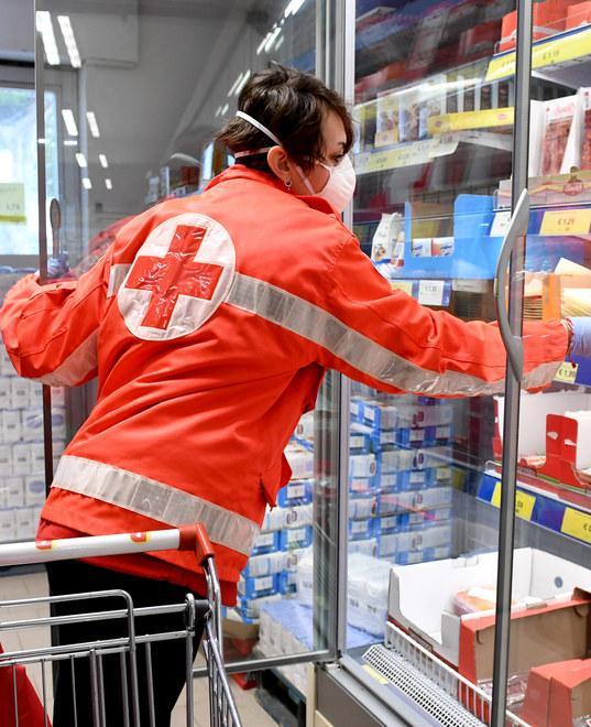 Beni di prima necessità a casa Una rete solidale per gli anziani 