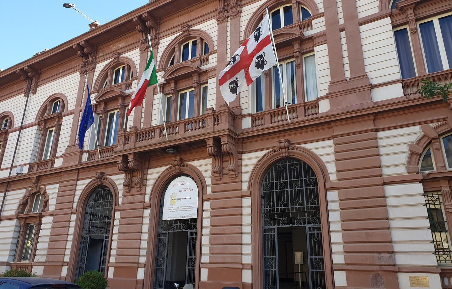 A Sassari la tesi si discute via Skype: «Oggi mi laureo dal salotto di casa mia» 