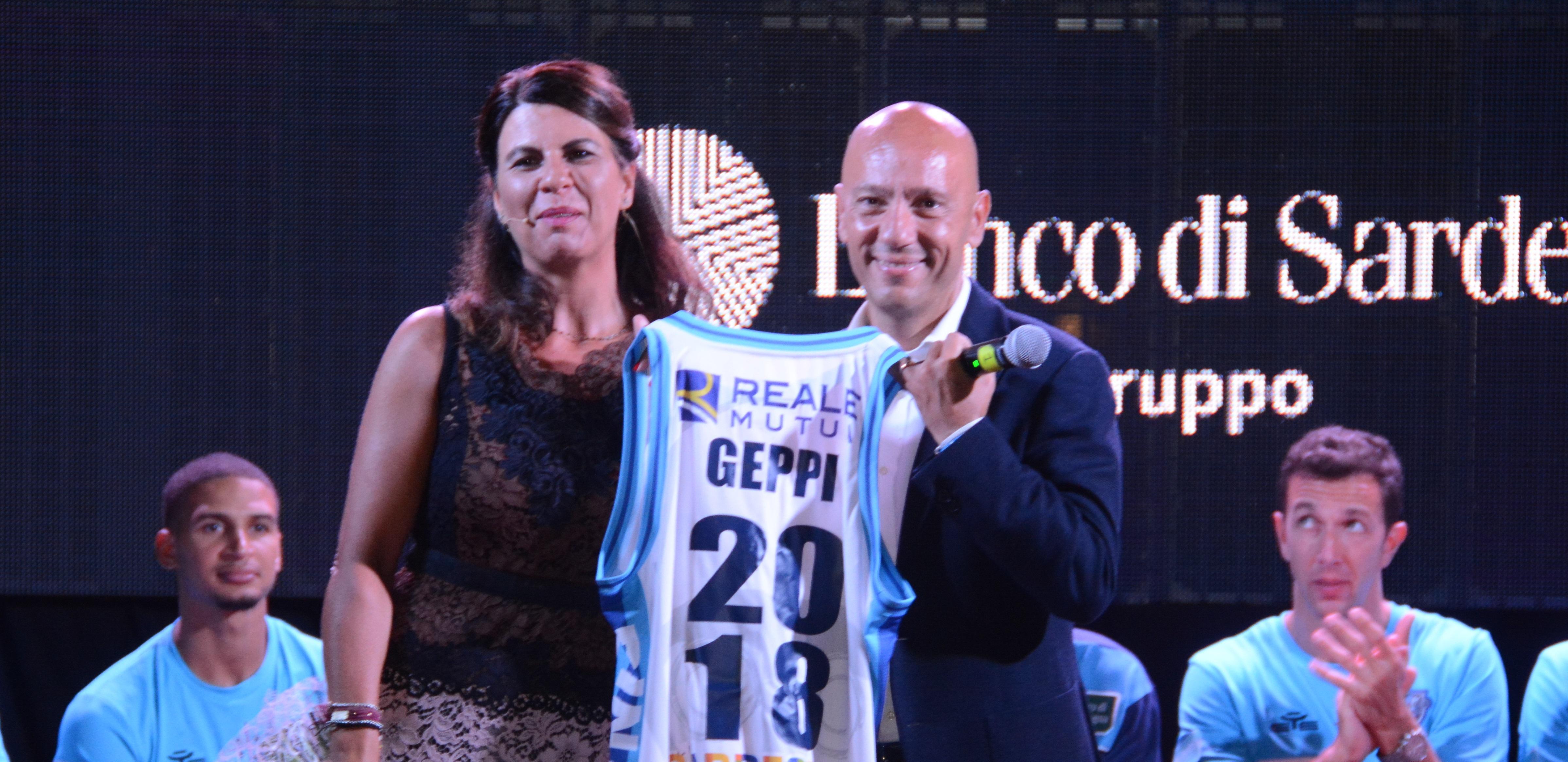 La raccolta fondi Nuova-Dinamo: sardi aprite il cuore. IBAN IT41J0101517 2000000 70314705