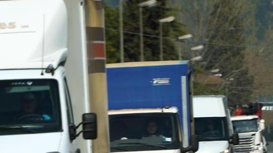 Il traffico ieri nella zona industriale di Santa Croce