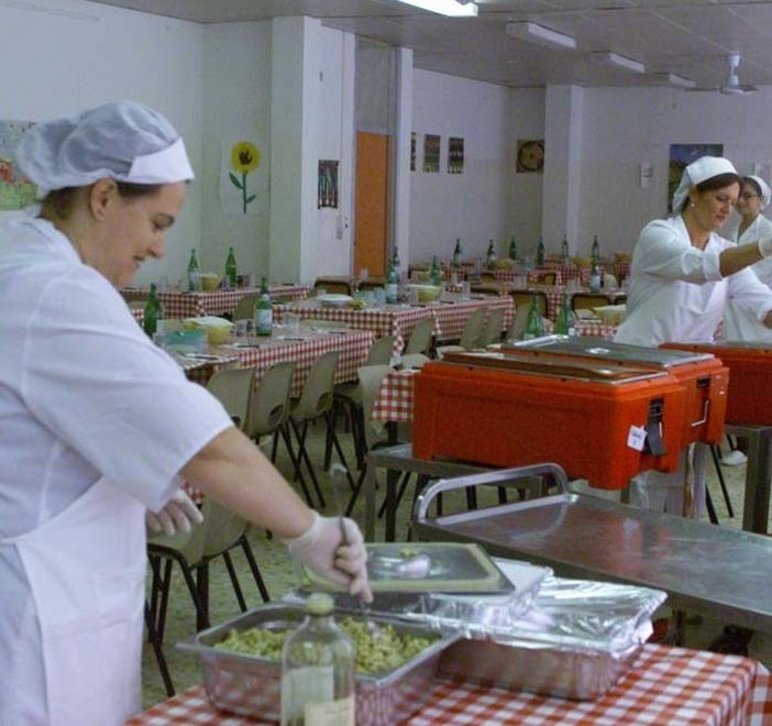 Sospese le rette di asili e mense «Un sostegno per le famiglie» 