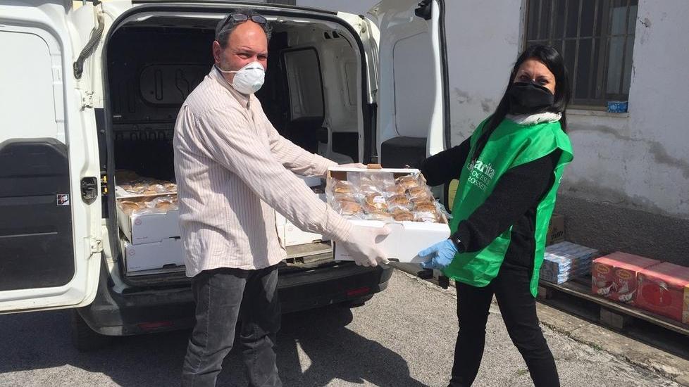 Azienda regala 200 chili di pecorino alla Caritas
