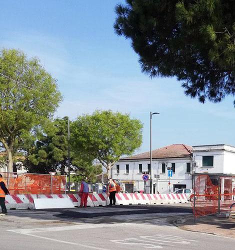 Ora il tombinamento non regge più Lavori lungo il canale 