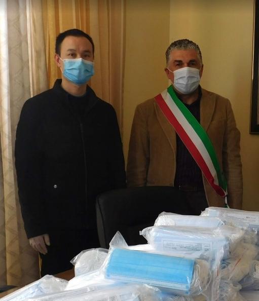 Pacco regalo da 8.800 mascherine nel Terralbese