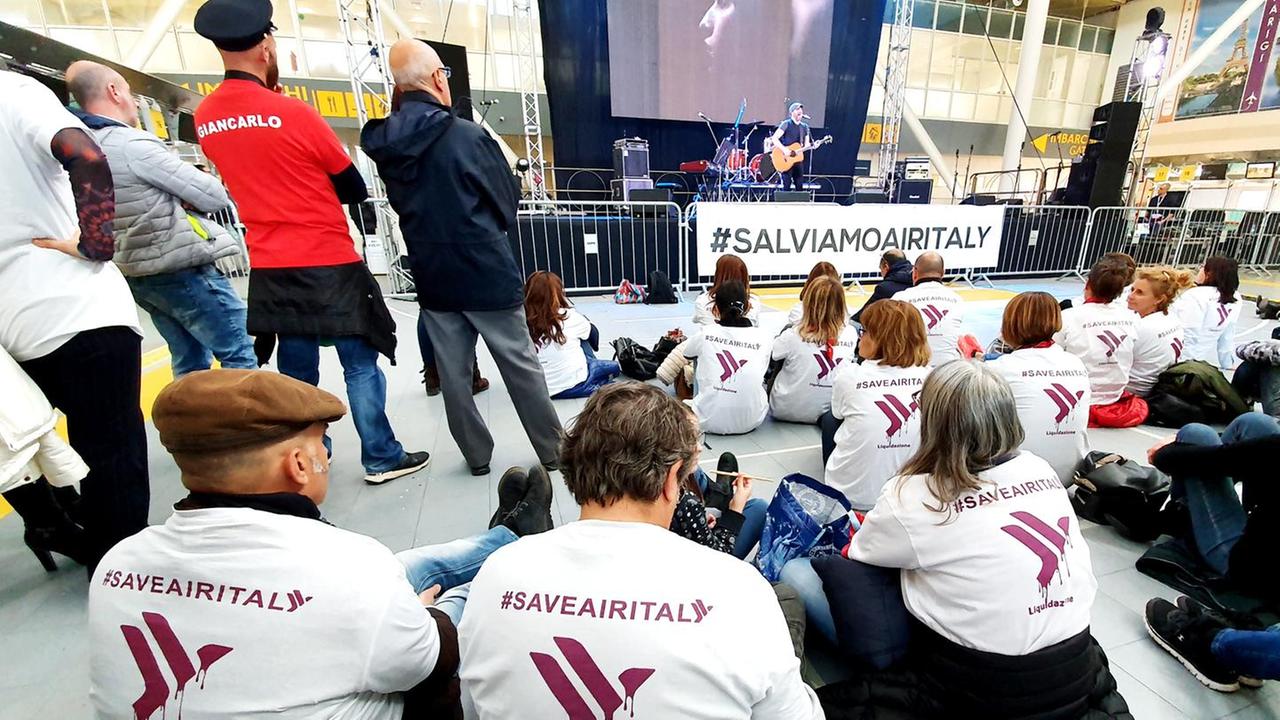 Cisl e Uil alla giunta Solinas «Air Italy come Alitalia»