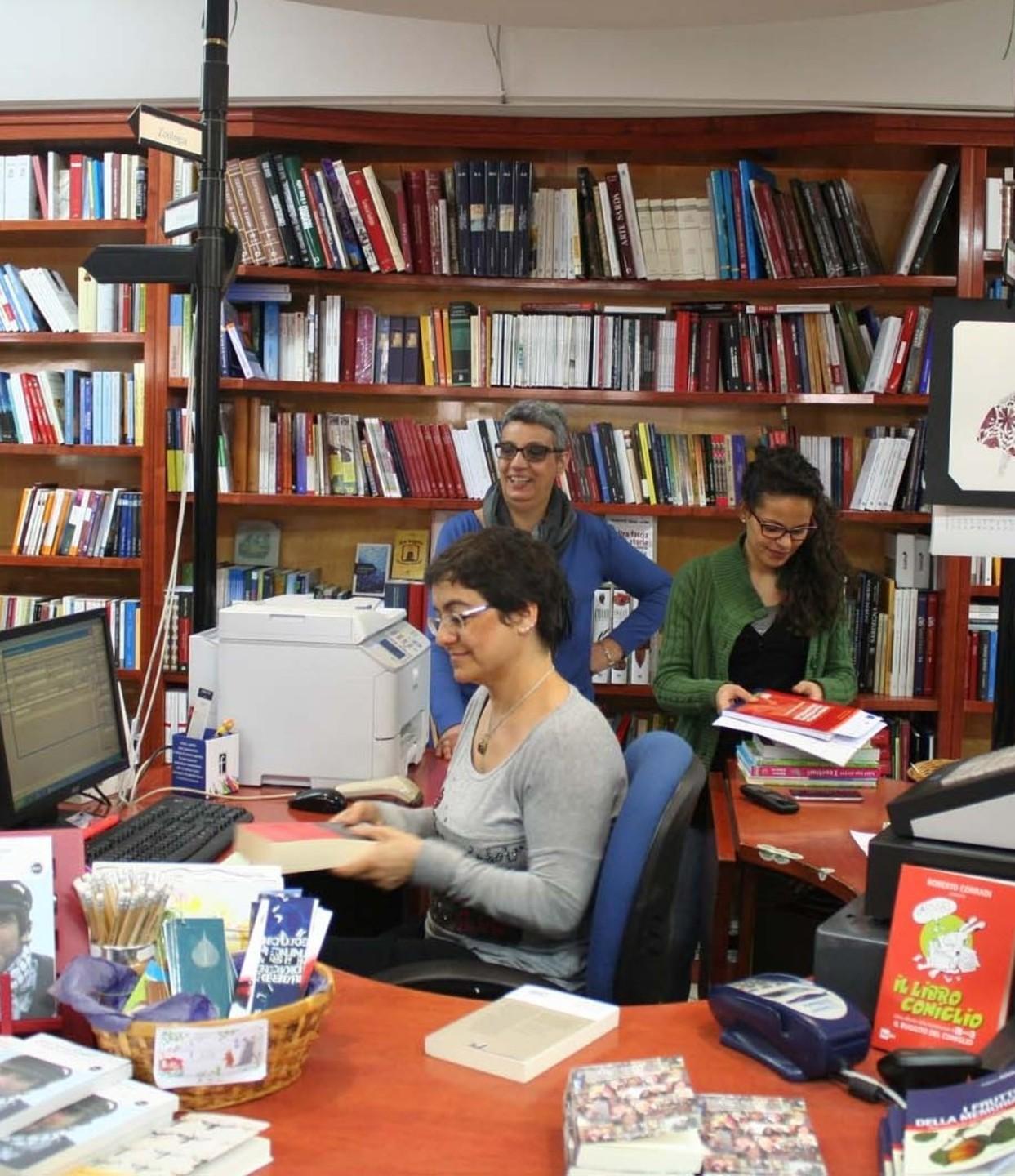 Macomer, i libri a casa li portano i barracelli 