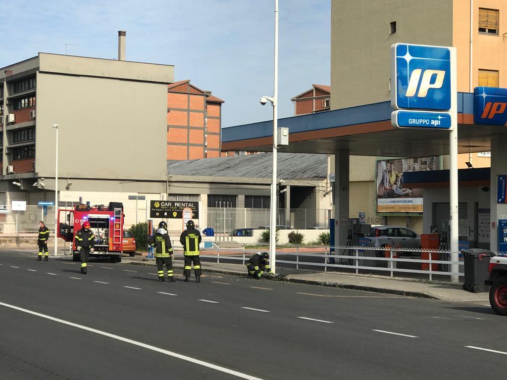 Paura a Cagliari, esplosione in un distributore di benzina