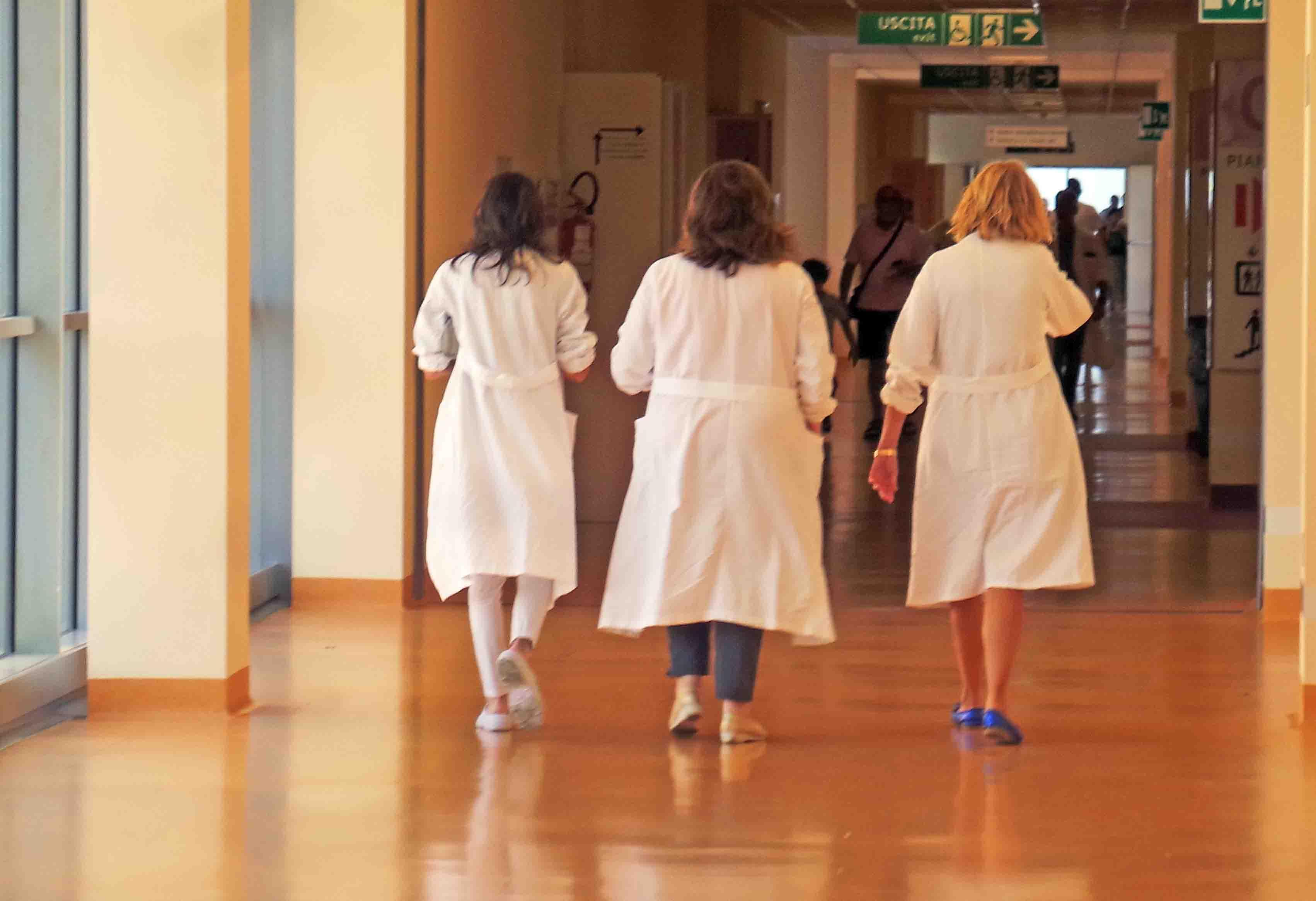 Infermieri, oss e medici assunti a tempo di record a Ferrara