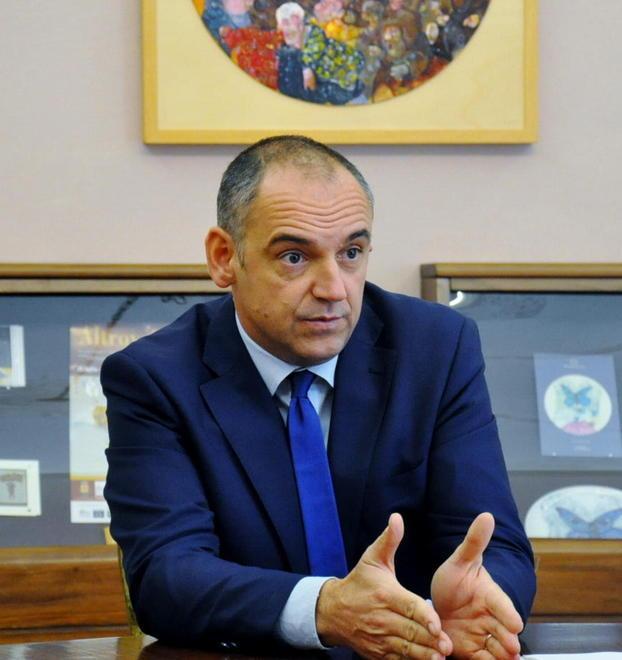 Il sindaco chiede lo stop di altre attività 