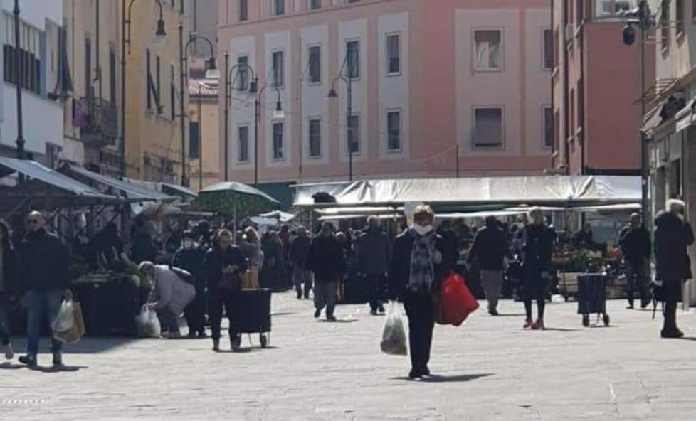 Bruciati contro le fake news su Facebook «La foto? La prospettiva del Mercato inganna»