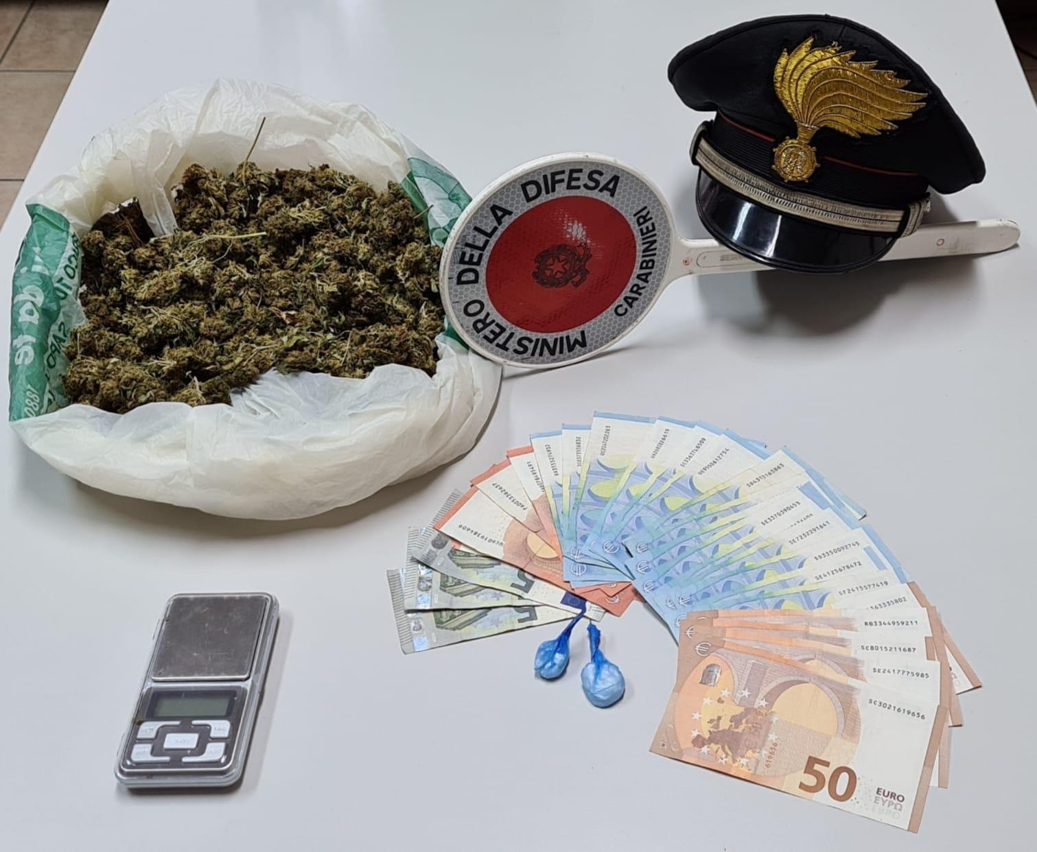 Villacidro, spacciatore aspetta in auto i suoi clienti 