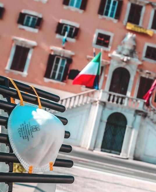 Uffici comunali e coronavirus, ecco i contatti per i servizi che sono garantiti a Livorno  