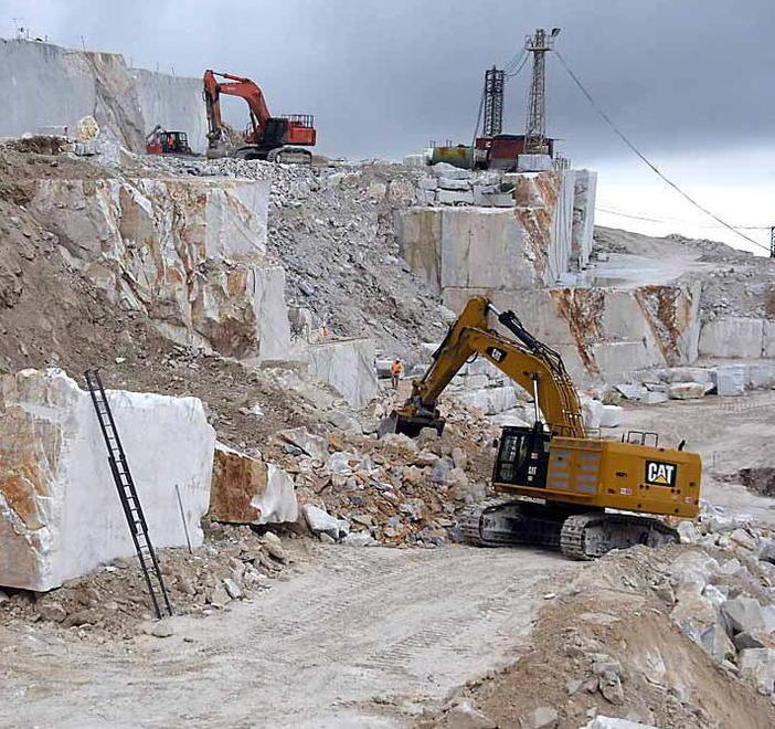 Chiudono cave e laboratori Forse no se produci carbonato 
