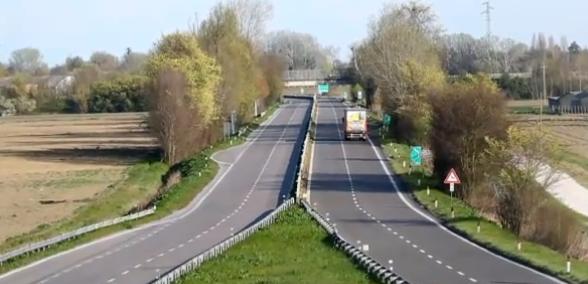 Strade vuote a Ferrara, "espulse" anche le auto 