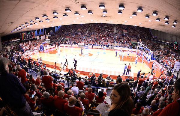 Il pala Bigi durante un match di campionato della Grissin Bon