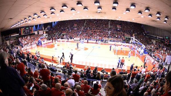 Il pala Bigi durante un match di campionato della Grissin Bon