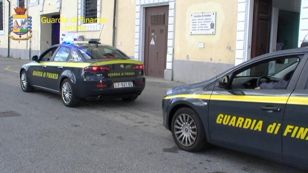 Coronavirus, spaccia cocaina con la scusa di portare il cane fuori: arrestato
