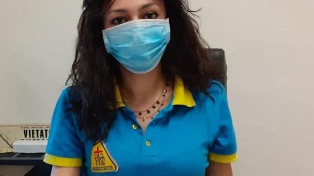 Vanessa Vannacci alla sua postazione di lavoro alla centrale operativa di Pistoia