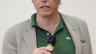 Taglio pini in via Mascagni: «Caro sindaco ascolti le opinioni con un po’ più di umiltà»