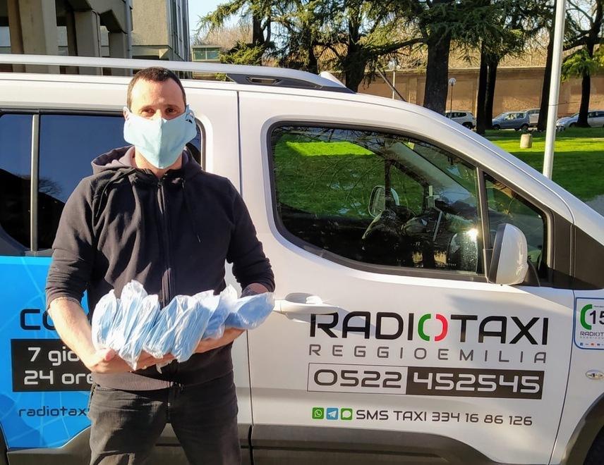 Tassisti in prima linea per i sanitari-eroi 