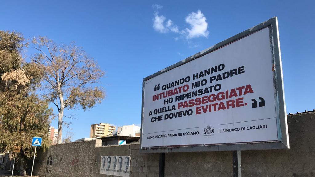Coronavirus, manifesti choc a Cagliari contro le corse e la spesa inutile