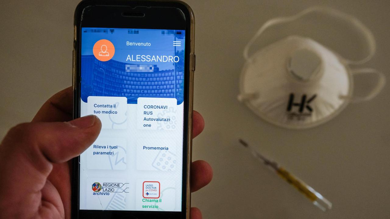 Coronavirus, in Sardegna una App e braccialetti elettronici per controllare chi è in isolamento 