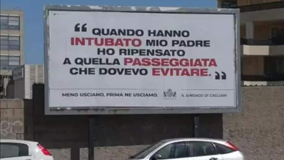 Uno dei manifesti affissi a Cagliari