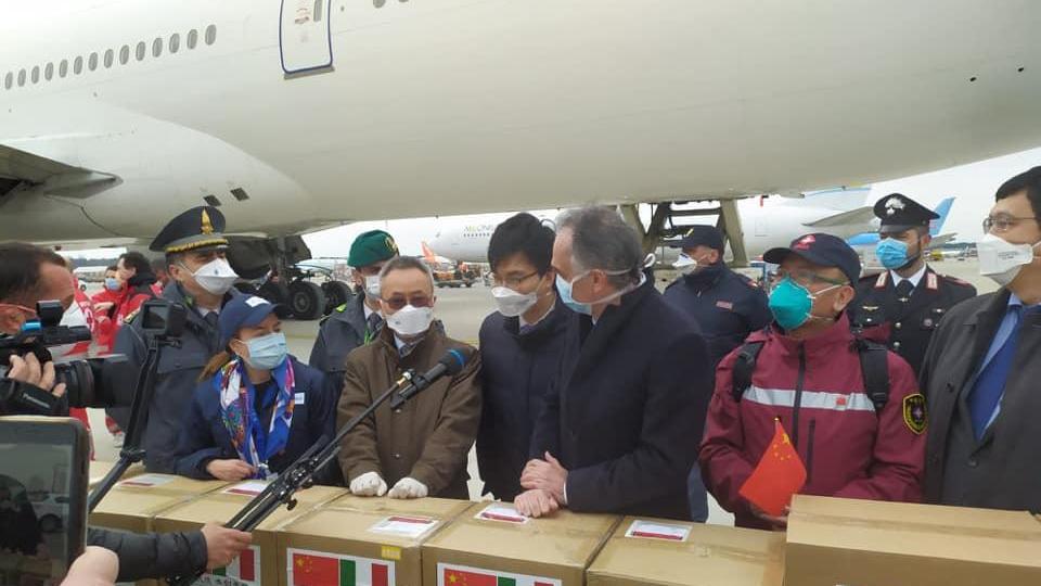 L'arrivo della delegazione cinese a Malpensa