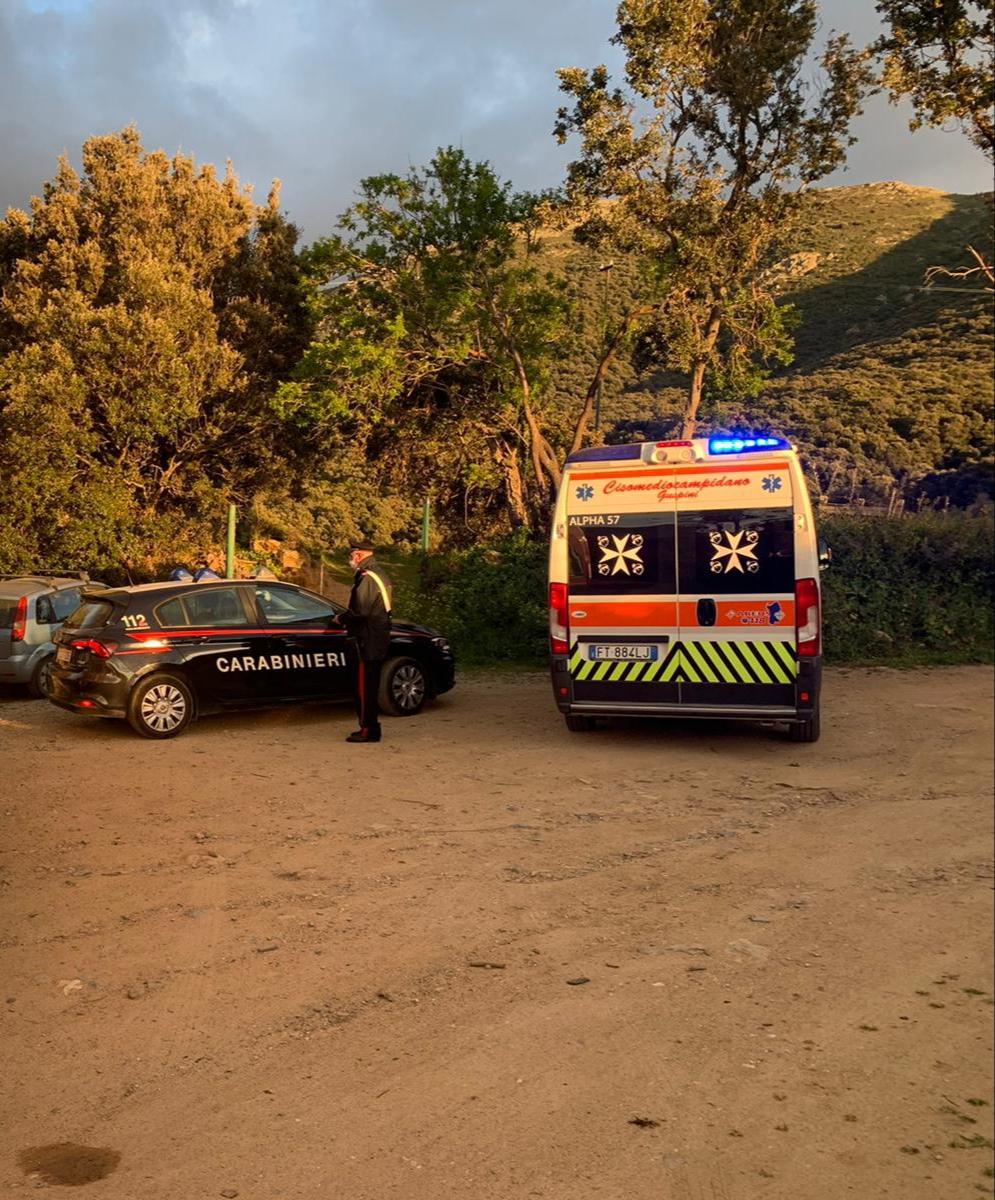 Gonnosfanadiga, agricoltore 60enne muore sotto l'escavatore