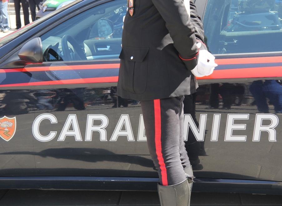 Ladri forzano la porta di uno studio legale e rubano un bancomat 