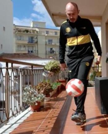 Soccer War: solidarietà e palleggi contro il coronavirus