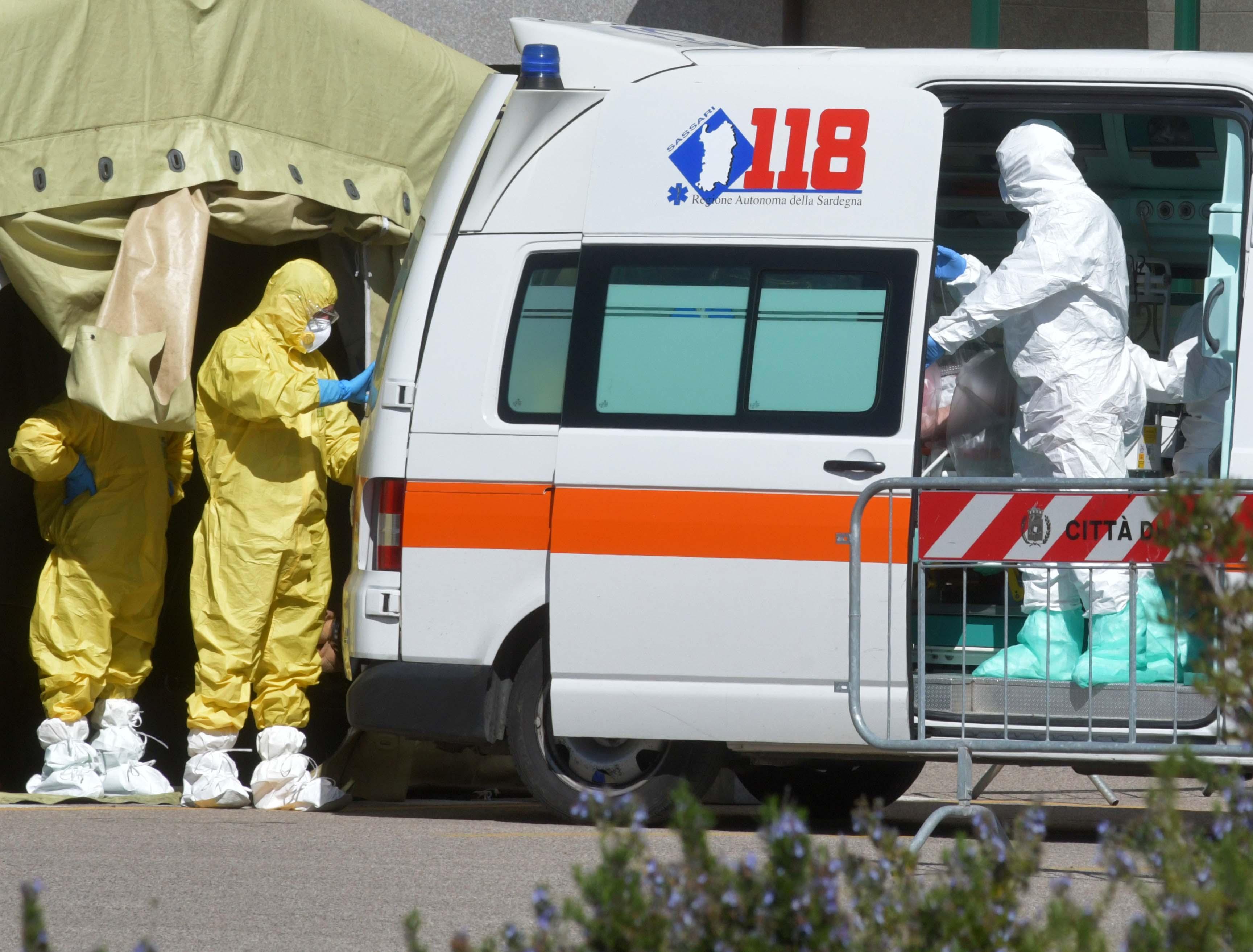 Coronavirus, morto nella sua camera a Decimoputzu: analisi sul corpo, tampone per moglie e figlio