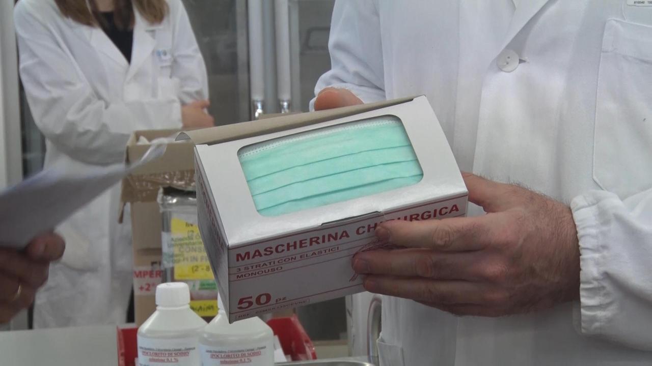 Coronavirus, a Grosseto sei medici dell'ospedale comprano le mascherine su internet