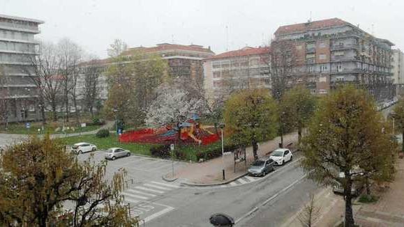 Maltempo: freddo e vento, fiocchi di neve a Torino