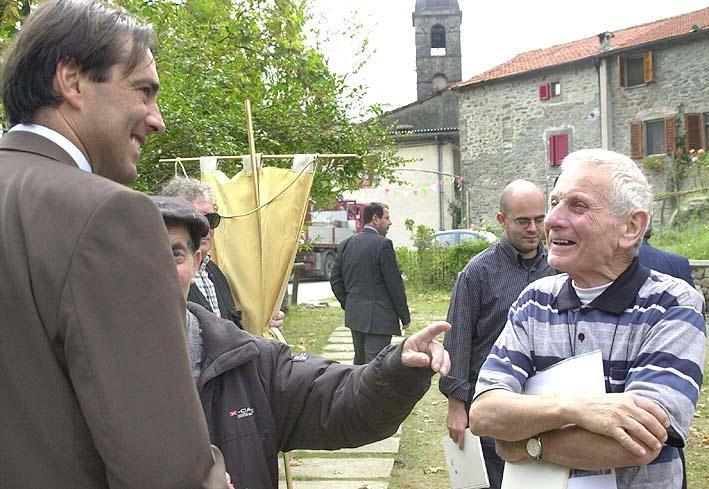 Ezio Palombo (a destra) con l'allora sindaco Berti