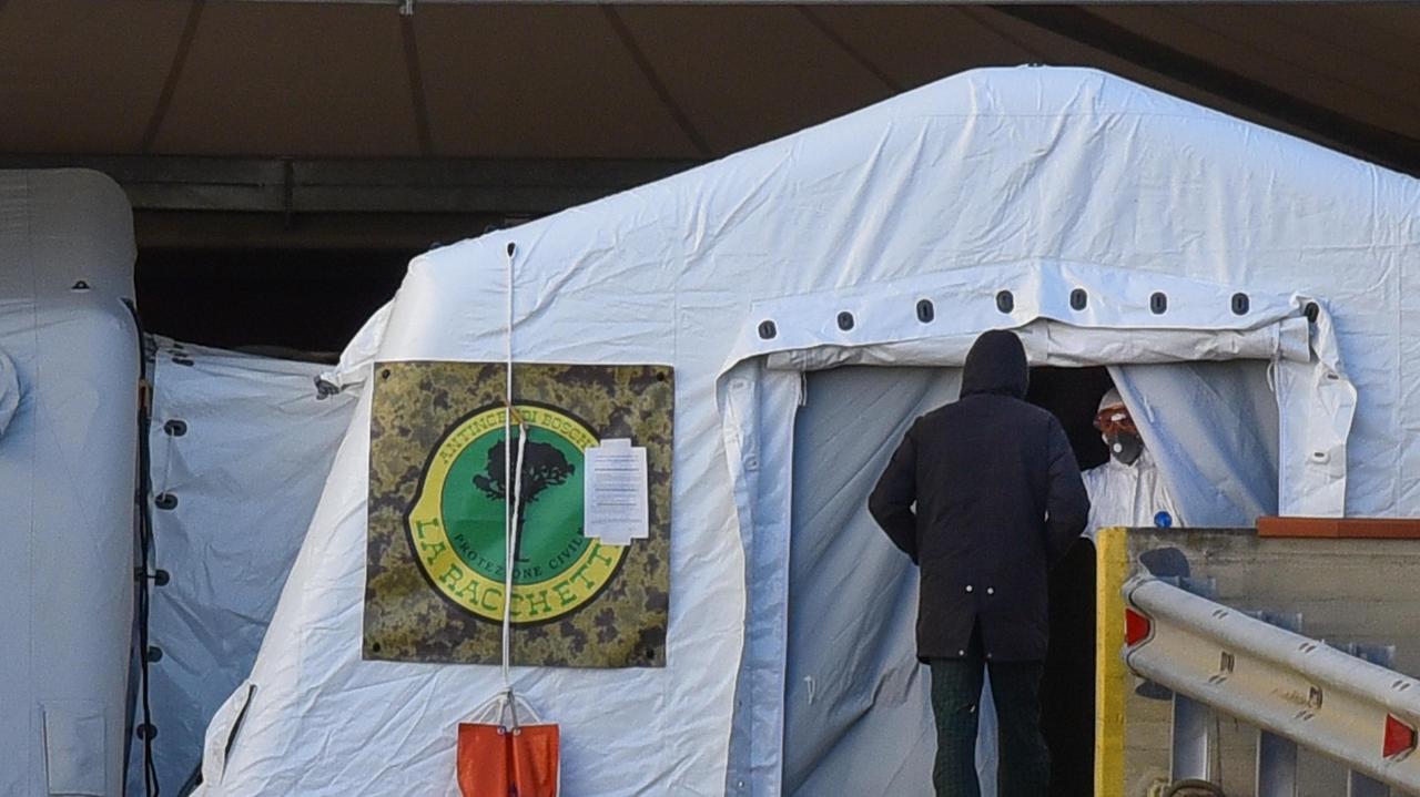 La tenda pretriage davanti all'ospedale Misericordia di Grosseto