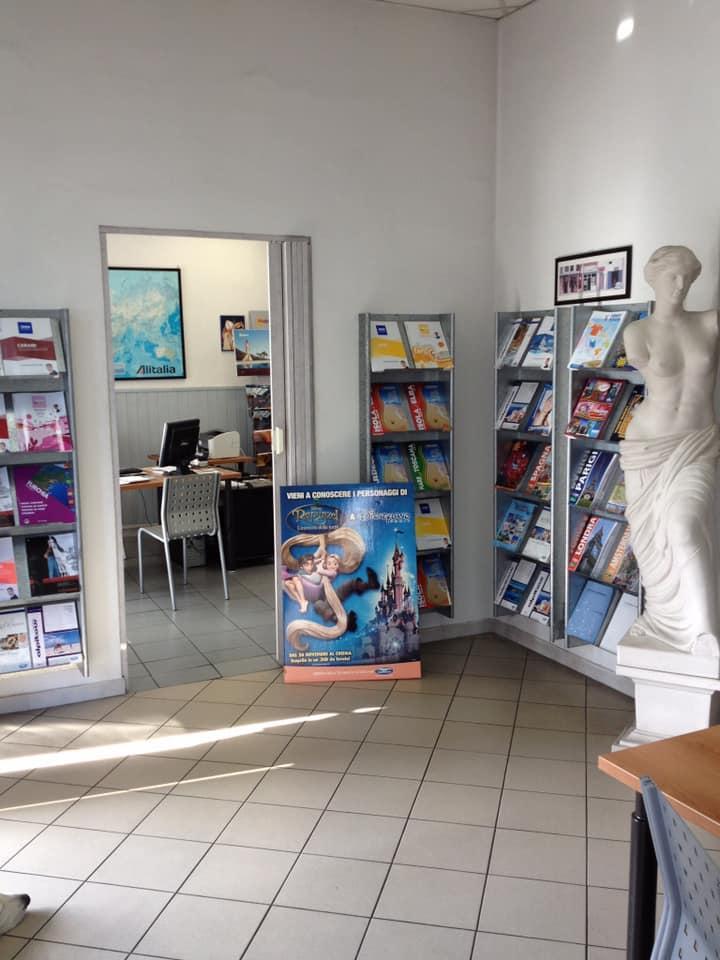 L’agenzia di viaggi Travel Store di via Bologna
