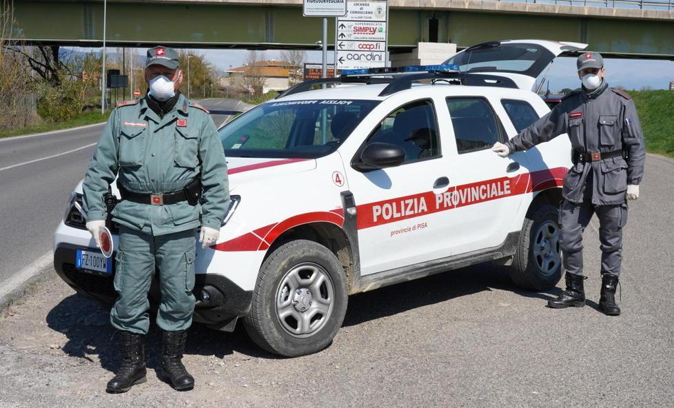Avanti tra controlli sulle strade e consegna delle mascherine