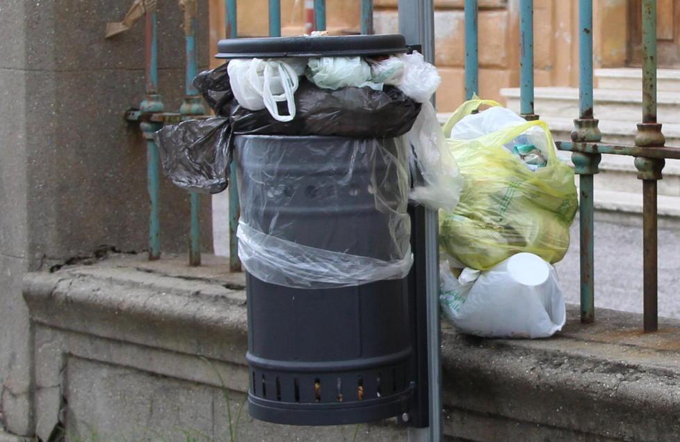 Pulizia strade, sos Avr «Carta, ecco cosa fare» 