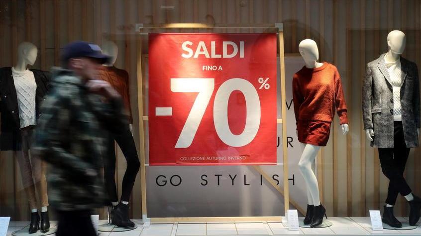 Confesercenti pensa alla ripartenza: saldi posticipati e stop alle promozioni