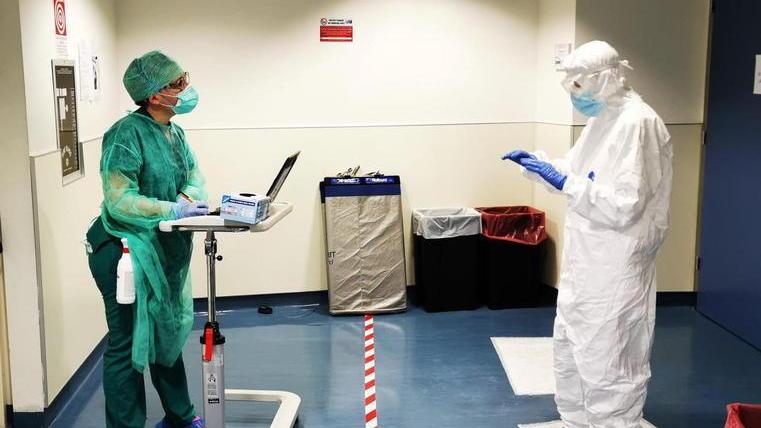 Epidemia, il totale sale a 178 casi Sospesi matrimoni e battesimi