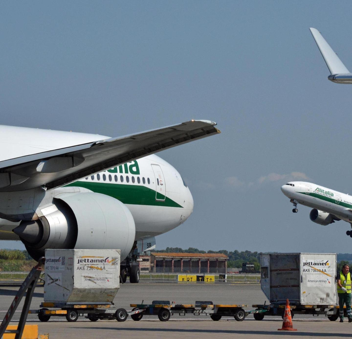 Porti e aeroporti restano chiusi: proroga al 3 aprile