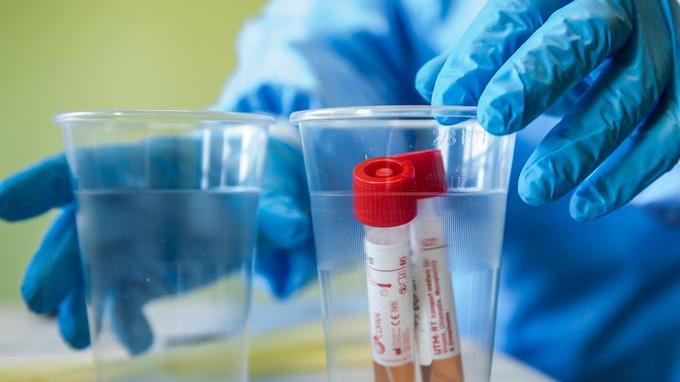 Via ai test rapidi: 6.200 sanitari subito, poi 1,2 milioni di kit per la popolazione