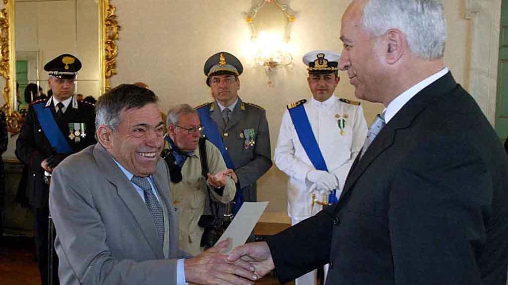 Roberto Bugliani nel 2004, insignito del titolo di cavaliere della Repubblica