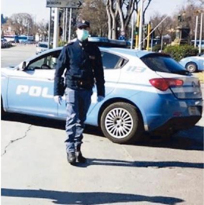 In Versilia agenti aggrediti da chi fermano fuori casa