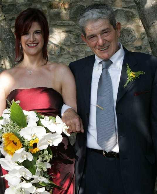 «Mio padre malato di Covid ora sta meglio ed è a casa» 